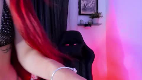 Snapshot of dakota_cullenn chatting on December 2, 3:01 am Dako online show from December 2, 3:01 am