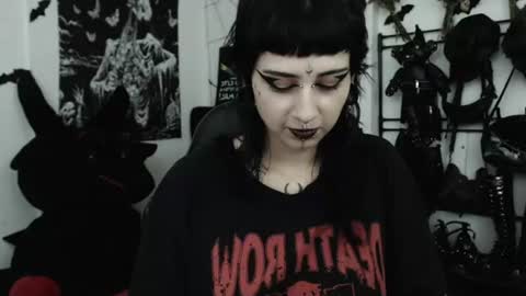 Snapshot of dakota_krall_ chatting on July 8, 3:11 am dakota online show from July 8, 3:11 am