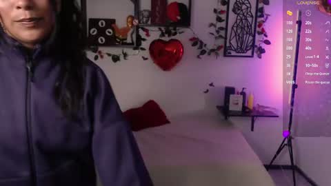 Snapshot of dakota_ro chatting on July 1, 9:25 pm Caroliina online show from July 1, 9:25 pm