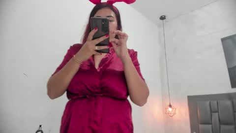 Dakota  online show from October 31, 12:06 pm