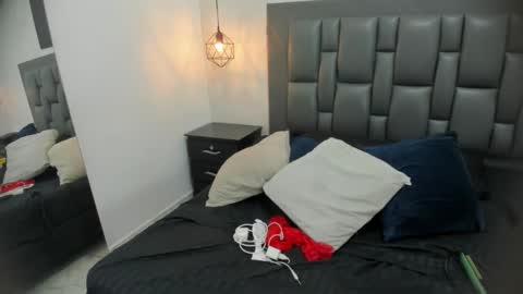 Dakota  online show from November 4, 12:15 pm