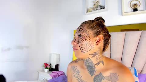 dakota_stream online show from December 3, 12:14 pm