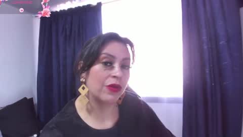 Snapshot of dakotaagray chatting on May 22, 12:11 pm Dakotaagray online show from May 22, 12:11 pm