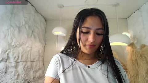 Snapshot of dakotha_v chatting on May 15, 3:13 am Dakotha online show from May 15, 3:13 am