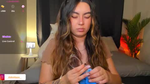 Snapshot of dakottaa__ chatting on March 24, 11:43 pm dakottaa__ online show from March 24, 11:43 pm