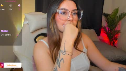 Snapshot of dakottaa__ chatting on March 30, 11:39 pm dakottaa__ online show from March 30, 11:39 pm