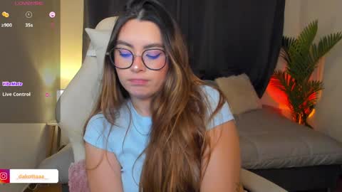 Snapshot of dakottaa__ chatting on April 21, 12:12 am dakottaa__ online show from April 21, 12:12 am