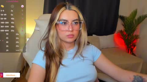 Snapshot of dakottaa__ chatting on June 2, 1:18 am dakottaa__ online show from June 2, 1:18 am