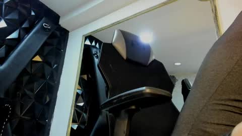 Snapshot of dalaymoore_ chatting on May 31, 8:32 pm Dalay online show from May 31, 8:32 pm