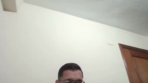 Snapshot of dale_guaya chatting on February 15, 7:43 pm dale_guaya online show from February 15, 7:43 pm