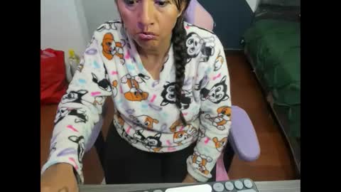 Snapshot of daleska_delicious1 chatting on September 19, 12:34 am daleska_delicious1 online show from September 19, 12:34 am