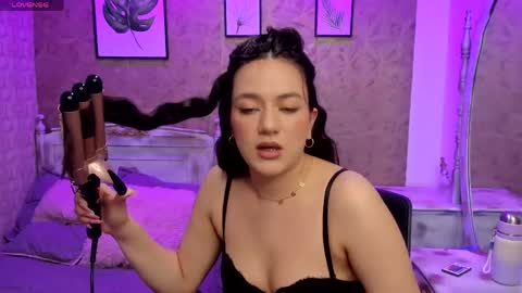 Snapshot of dali_collin chatting on May 7, 1:38 pm dali_collin online show from May 7, 1:38 pm