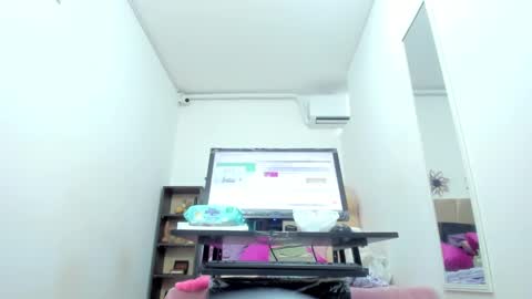  Ren  online show from February 27, 12:32 am
