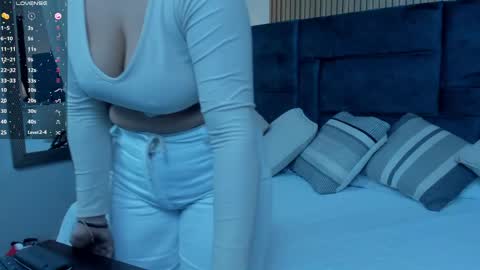 Snapshot of dalia_alissa chatting on May 27, 12:02 pm Violeta online show from May 27, 12:02 pm