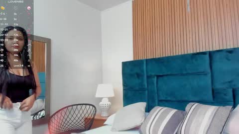 Snapshot of dalia_alissa chatting on May 30, 12:24 pm Violeta online show from May 30, 12:24 pm