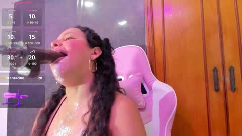 Snapshot of dalia_roses chatting on November 15, 12:52 am Dalia online show from November 15, 12:52 am