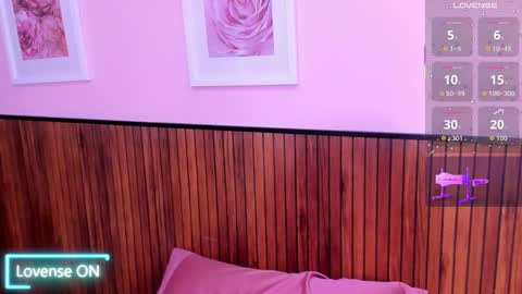 Snapshot of dalia_roses chatting on November 19, 12:54 am Dalia online show from November 19, 12:54 am