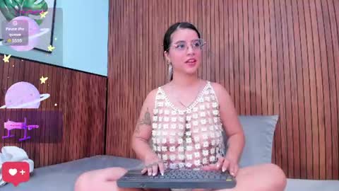 Snapshot of dalia_snow chatting on June 26, 12:20 pm Dalia online show from June 26, 12:20 pm