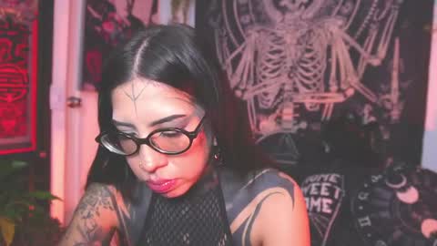 dalia_vorhees online show from May 4, 1:23 am
