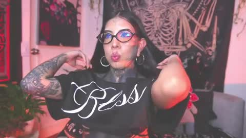 dalia_vorhees online show from May 5, 1:35 am