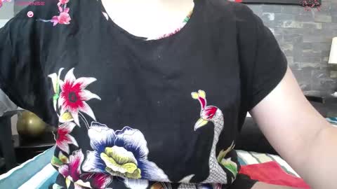 Snapshot of daliadubey chatting on December 5, 10:02 am dalia dubey online show from December 5, 10:02 am