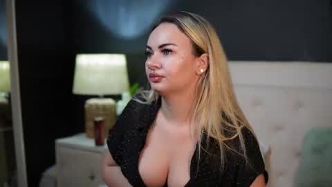 Snapshot of daliamissy chatting on July 7, 8:24 pm Dalia online show from July 7, 8:24 pm