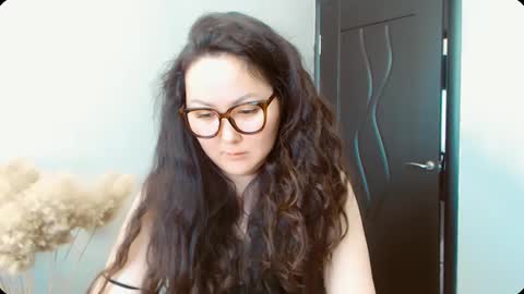 Snapshot of dalidayes chatting on March 29, 4:45 am Dali online show from March 29, 4:45 am