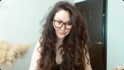Snapshot of dalidayes chatting on April 5, 6:32 am Dali online show from April 5, 6:32 am