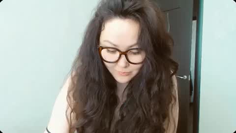 Snapshot of dalidayes chatting on April 8, 6:24 am Dali online show from April 8, 6:24 am