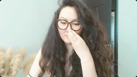 Snapshot of dalidayes chatting on April 15, 6:31 am Dali online show from April 15, 6:31 am