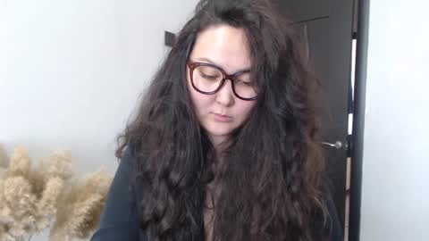 Snapshot of dalidayes chatting on April 25, 7:00 am Dali online show from April 25, 7:00 am