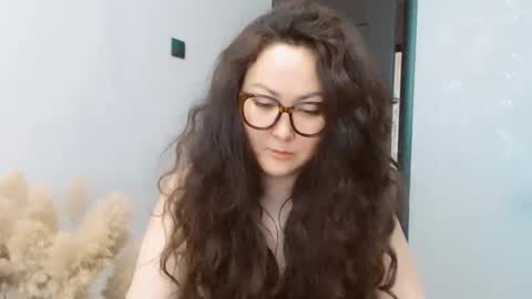 Snapshot of dalidayes chatting on June 1, 5:20 am Dali online show from June 1, 5:20 am