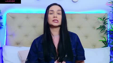 daliyaa_ online show from June 1, 12:18 pm
