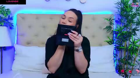 daliyaa_ online show from June 15, 11:56 am