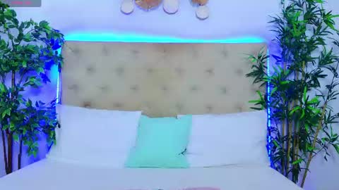 daliyaa_ online show from July 15, 11:37 am