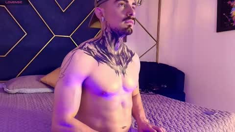 Dallas whitee online show from March 11, 7:53 pm