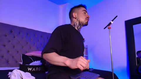Dallas whitee online show from April 28, 7:52 pm