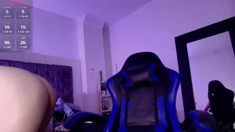 Snapshot of dallas_whitee chatting on June 15, 6:32 pm Dallas whitee online show from June 15, 6:32 pm