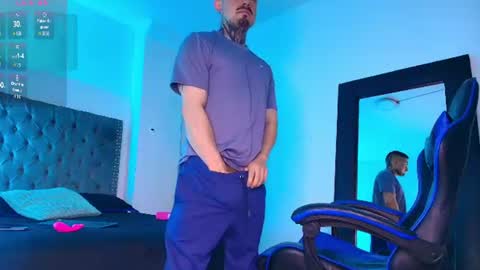 Dallas whitee online show from July 15, 8:36 pm