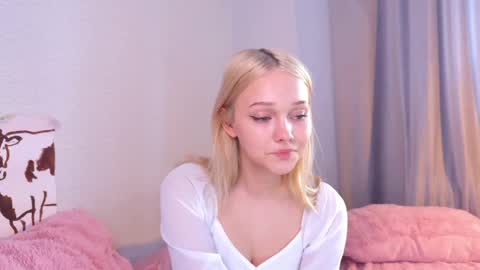 Snapshot of dallass_and_vegas chatting on June 2, 4:31 pm Call me Soffi online show from June 2, 4:31 pm