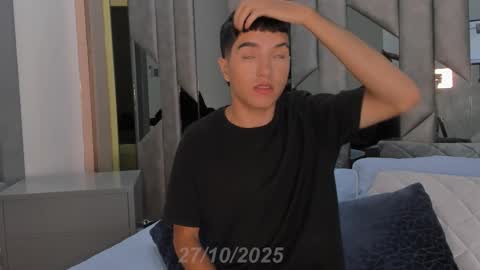 Snapshot of dallen_grant chatting on October 27, 12:09 pm Dallen Grant online show from October 27, 12:09 pm