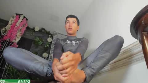 Snapshot of dallen_grant chatting on November 1, 12:18 pm Dallen Grant online show from November 1, 12:18 pm