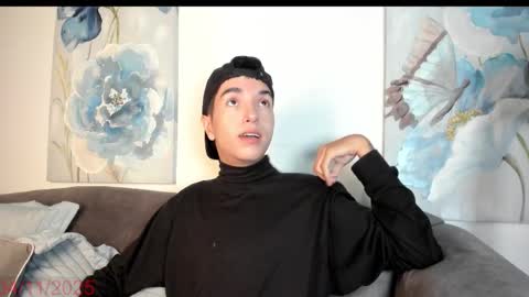 Snapshot of dallen_grant chatting on November 4, 1:32 pm Dallen Grant online show from November 4, 1:32 pm