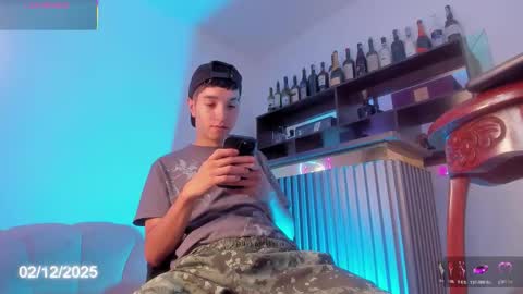 Snapshot of dallen_grant chatting on December 2, 12:43 pm Dallen Grant online show from December 2, 12:43 pm