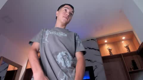 Snapshot of dallen_grant chatting on May 4, 12:23 pm Dallen Grant online show from May 4, 12:23 pm