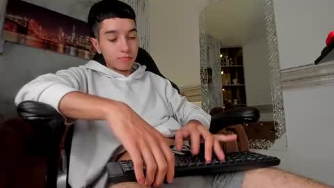 Snapshot of dallen_grant chatting on June 23, 1:09 pm Dallen Grant online show from June 23, 1:09 pm