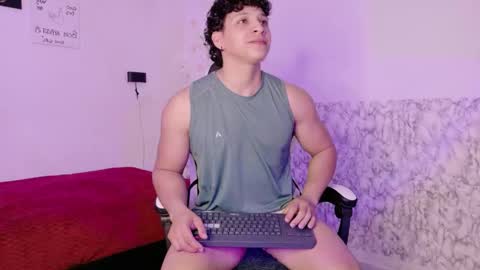 Snapshot of dalton_bigcock chatting on May 15, 4:14 pm dalton_bigcock online show from May 15, 4:14 pm