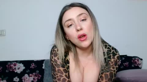 Maria online show from April 30, 9:08 pm
