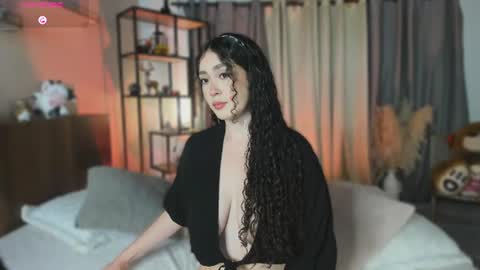 Snapshot of dalylarose chatting on June 13, 1:31 pm Dalyla online show from June 13, 1:31 pm