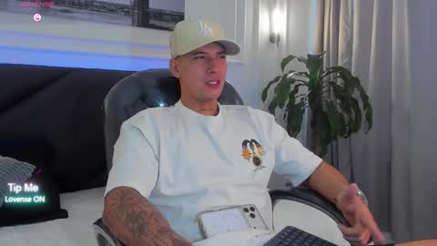 DAMIAN online show from February 11, 12:43 pm